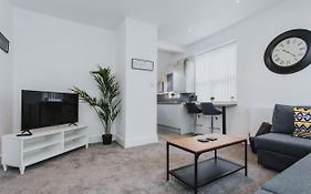 1 Bed Stylish City Flat 2Nd Floor Close To City Centre With Free Parking, King Size Bed & Wi-Fi